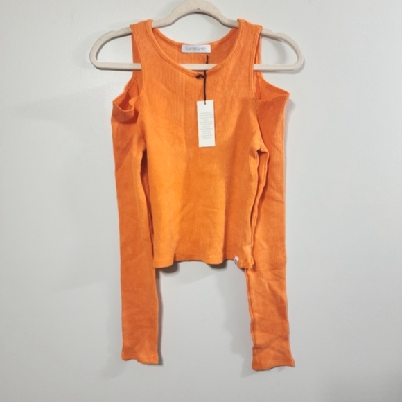 New Daydreamer Rebel Girl Cold Shoulder Crop Top - Picture 5 of 7